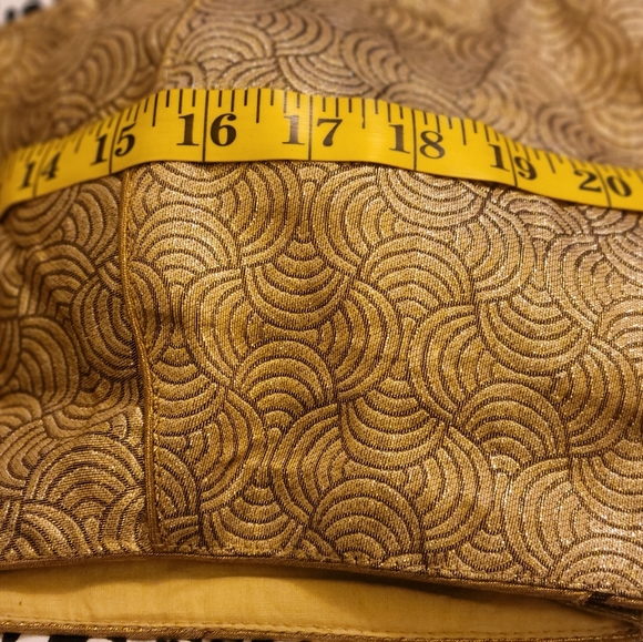 Sari - Picture 14 of 16